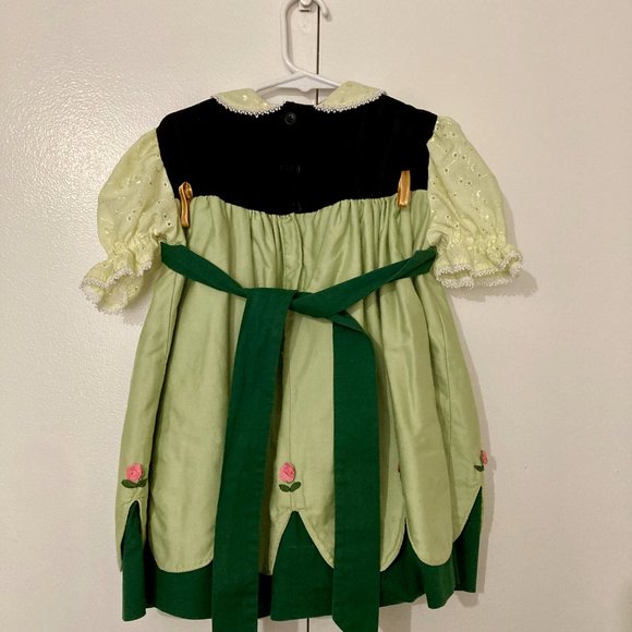Young Anna Frozen Dress size 4T - Picture 3 of 4